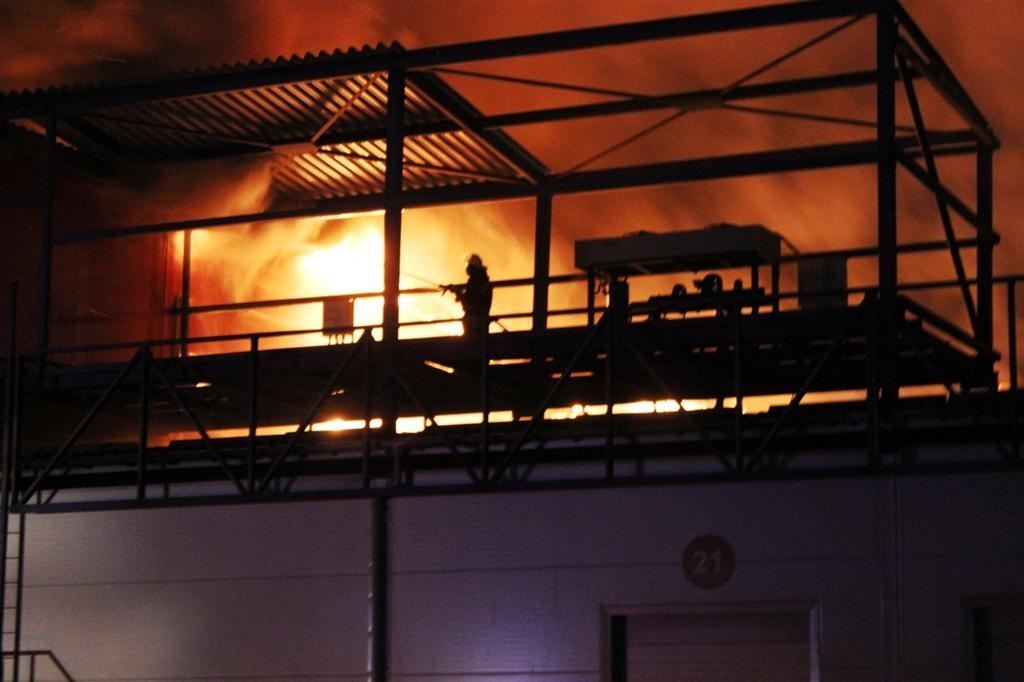 Крупный пожар на рынке "Столичный" в Киеве: погибли 4 человека