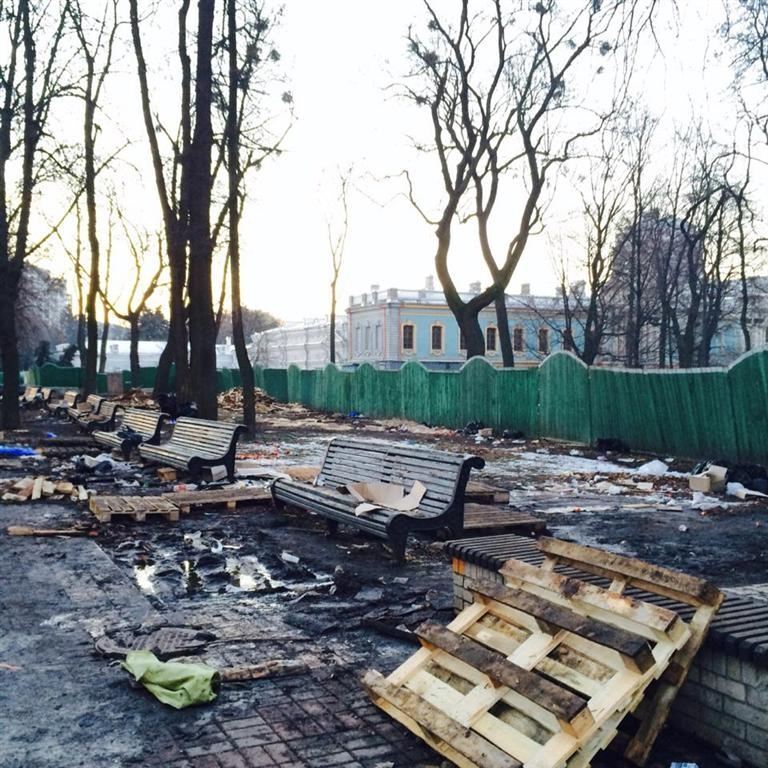 От антимайдана в Мариинском парке остались только биотуалеты