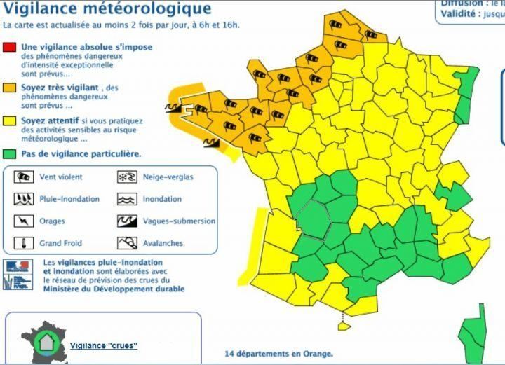 Непогода обесточила 240 тысяч домов во Франции