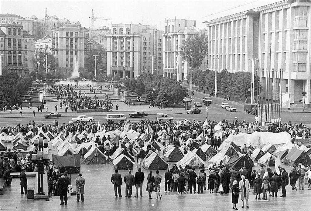 Акции протеста против России на Майдане 23 года назад