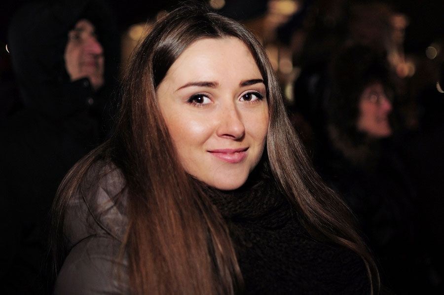 Красивые девушки Евромайдана поддерживают дух революции