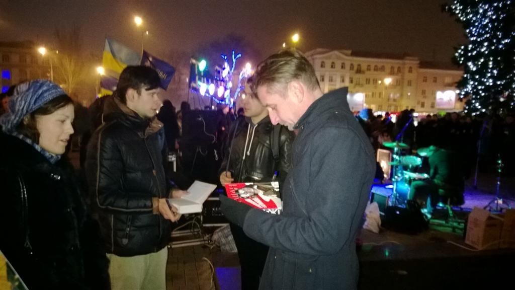 Евромайдан в Донецке собрал 250 человек