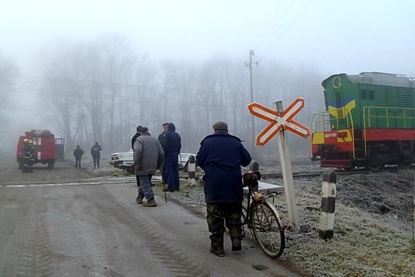 На Терпольщине на ж/д переезде тепловоз столкнулся с авто