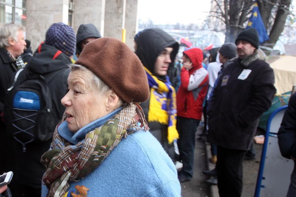 По той бік Майдану: де зігрітися мітингувальнику