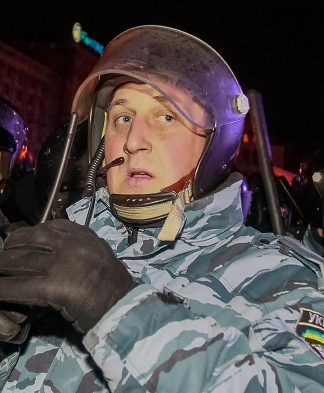 Пізнаний "беркутівець", який бив журналістів та студентів на Евромайдане