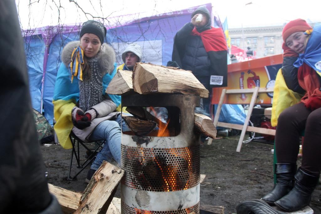 По той бік Майдану: де зігрітися мітингувальнику