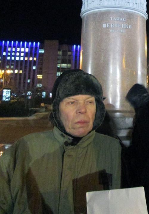 76-летний пенсионер из Донецка принес евромайдановцам 1500 гривен