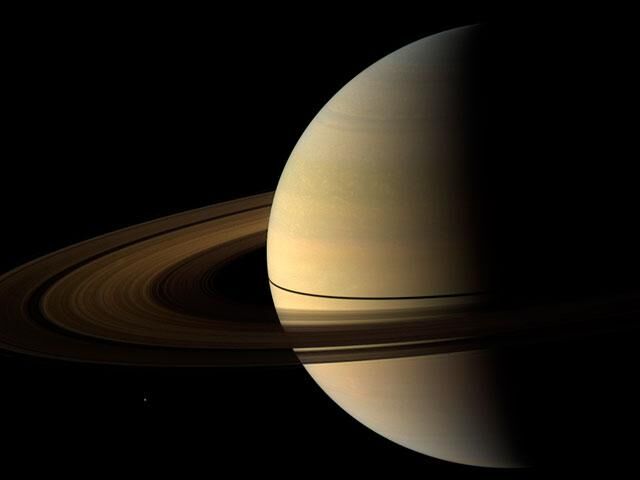 NASA впервые получило качественные фото "шестигранного шторма" на Сатурне