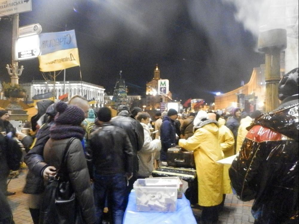 Евромайдан та КМДА. Репортаж з місця подій