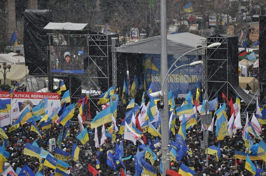 Евромайдан вышел на Марш миллиона. Фоторепортаж