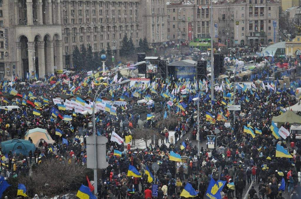 Евромайдан вышел на Марш миллиона. Фоторепортаж