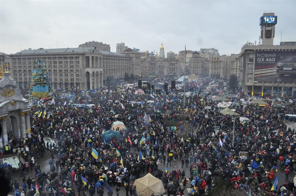 Евромайдан вийшов на Марш мільйона. Фоторепортаж