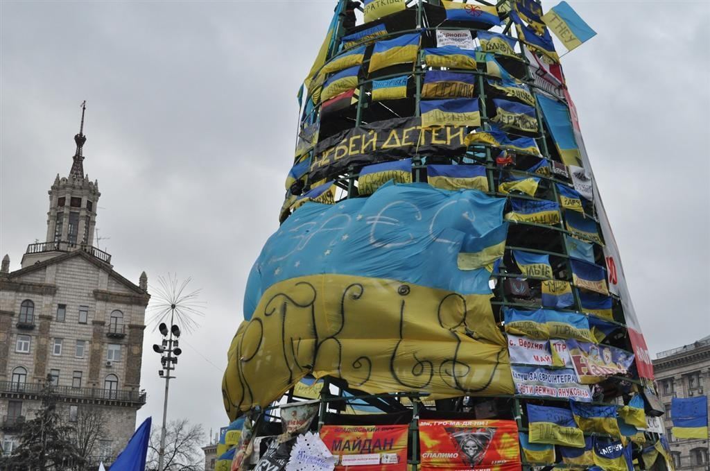 Евромайдан вийшов на Марш мільйона. Фоторепортаж