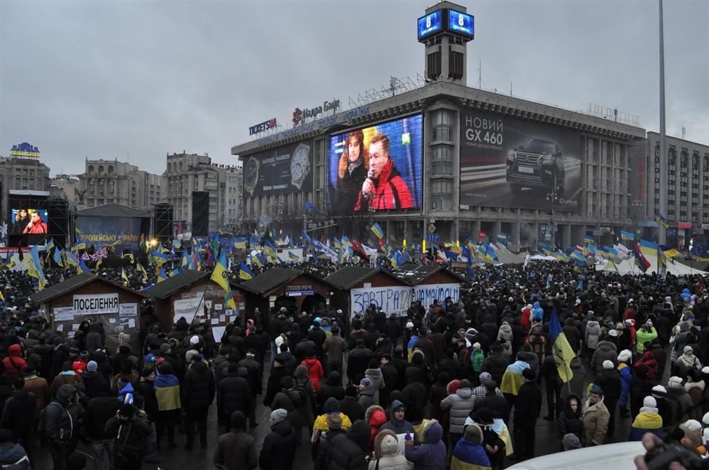 Евромайдан вышел на Марш миллиона. Фоторепортаж