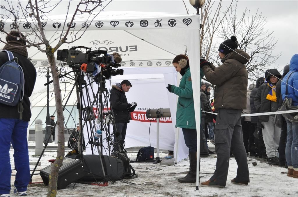 Евромайдан вийшов на Марш мільйона. Фоторепортаж