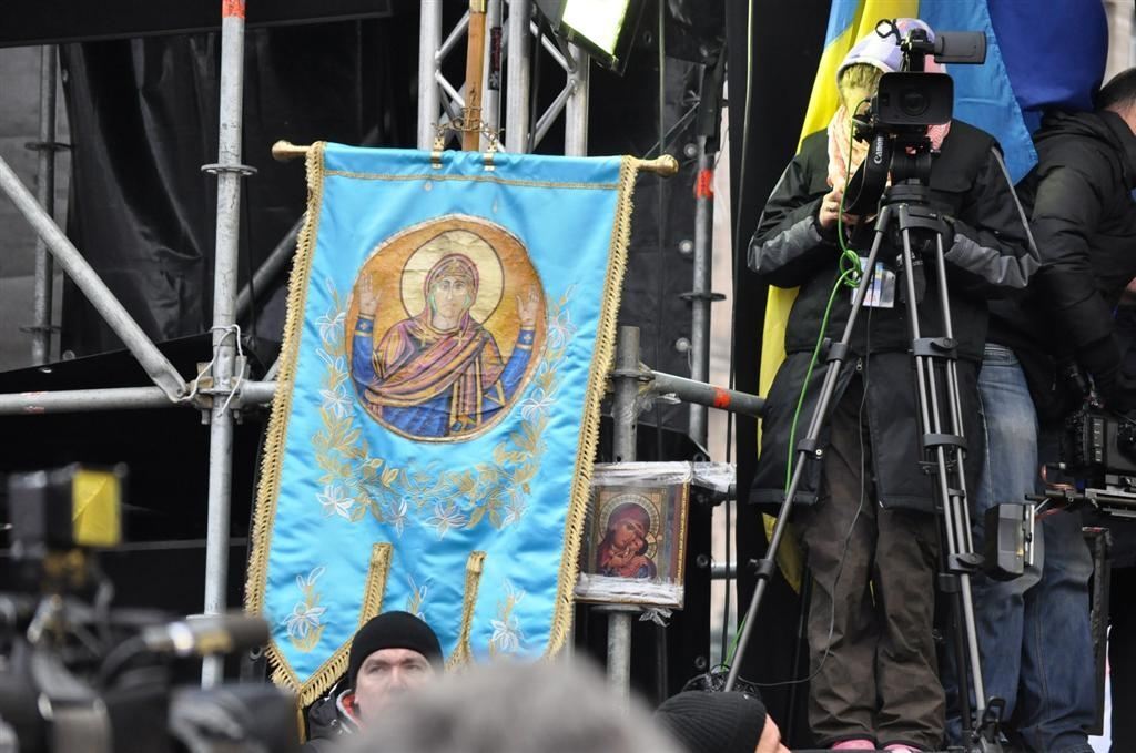 Евромайдан вийшов на Марш мільйона. Фоторепортаж