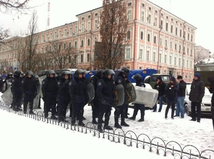 Спецназ с Михайловской направился к Майдану