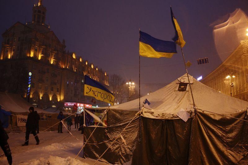 Київський Евромайдан зростає