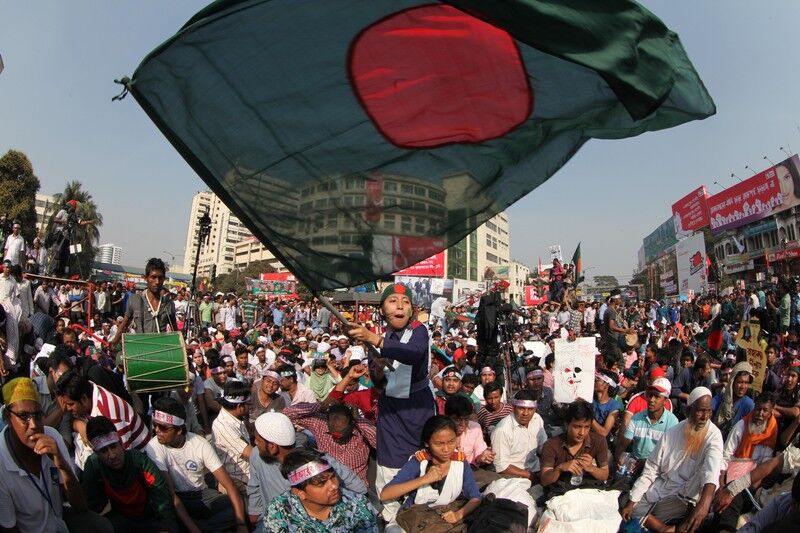 У столиці Бангладеш спалахнули масові заворушення