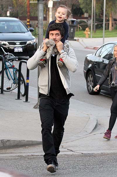 Орландо Блум учит Флина мужскому шоппингу. Фото