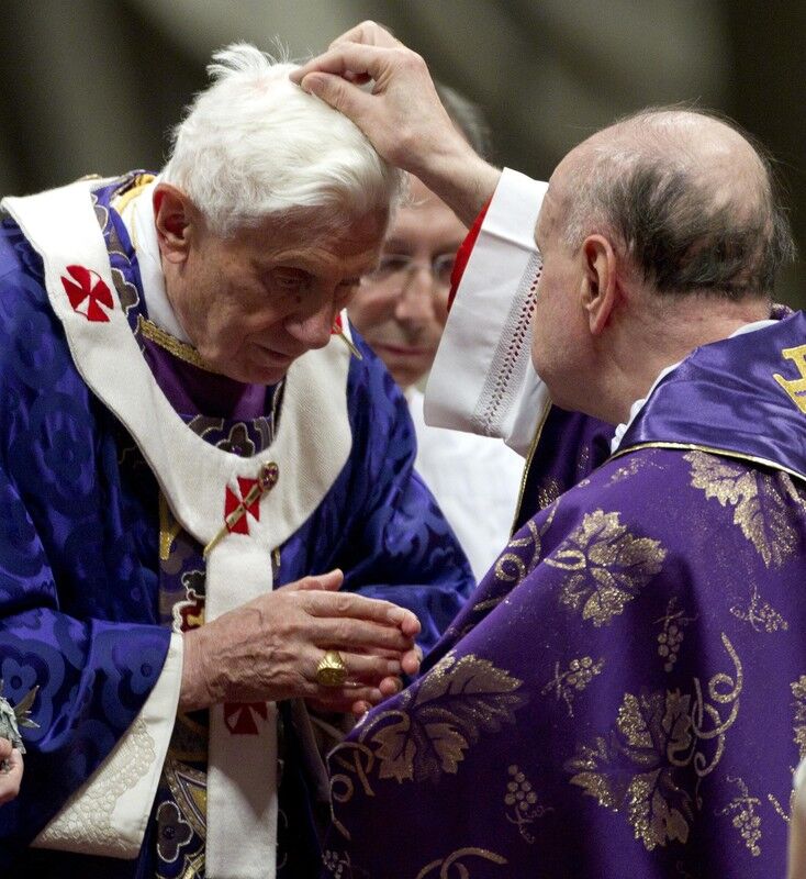 Бенедикт XVI провів останню публічну месу