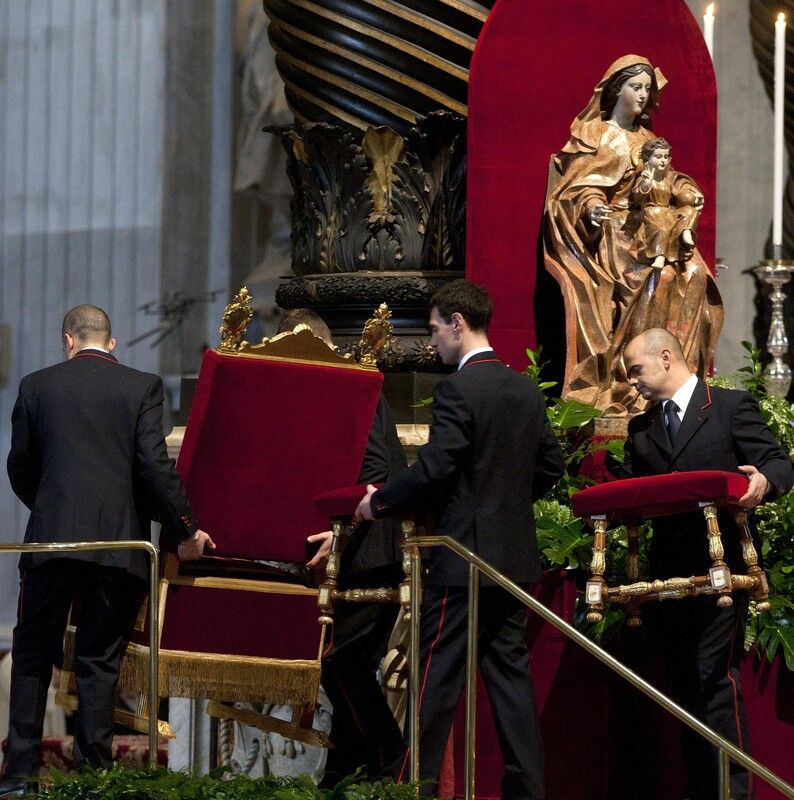 Бенедикт XVI провів останню публічну месу