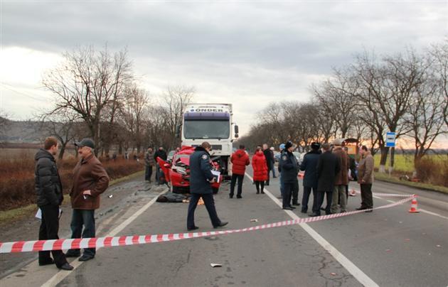 На "Киев - Чоп" образовалась 10-км пробка из-за сбитой велосипедистки