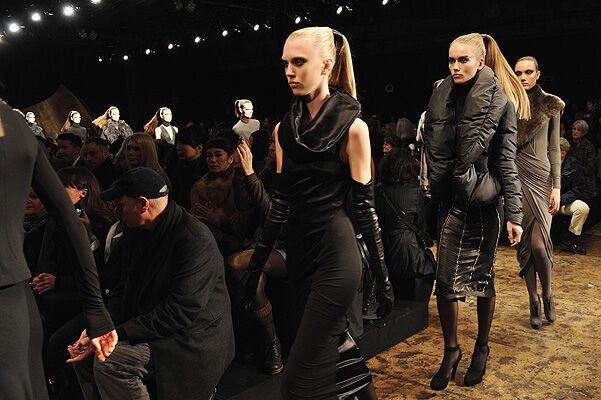 Неделя моды в Нью-Йорке: декаданс от Donna Karan. Фото