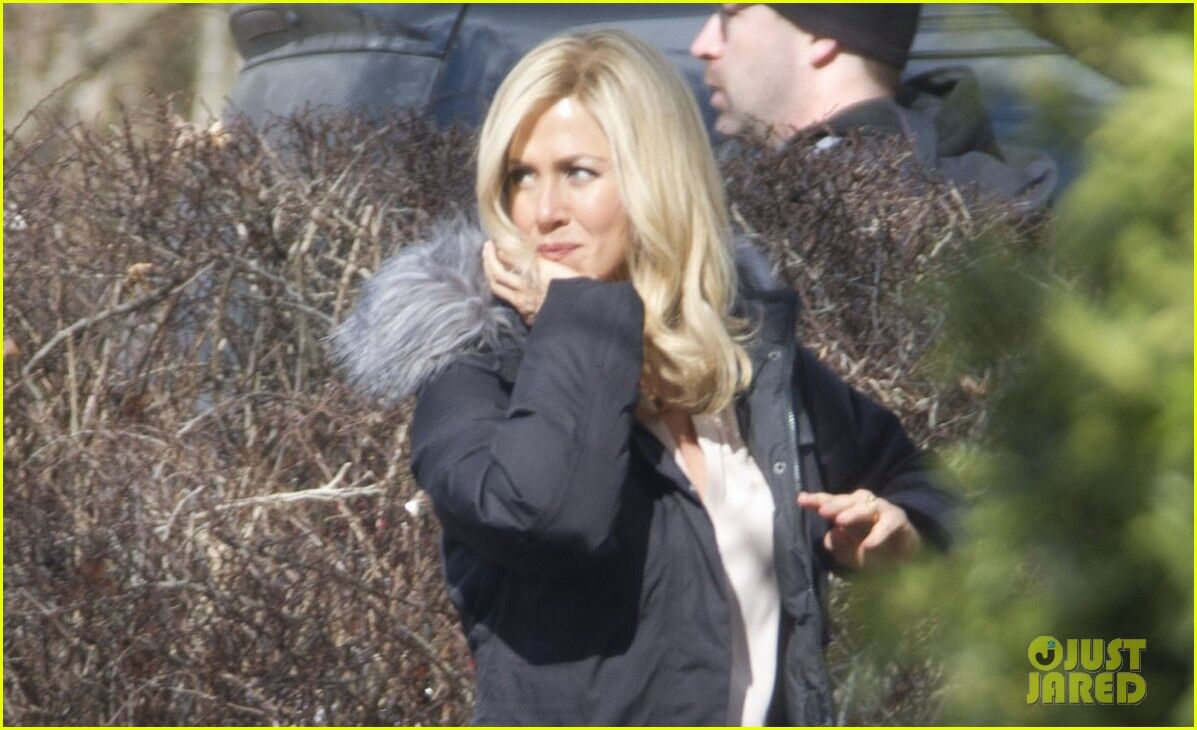 Дженнифер Энистон стала блондинкой