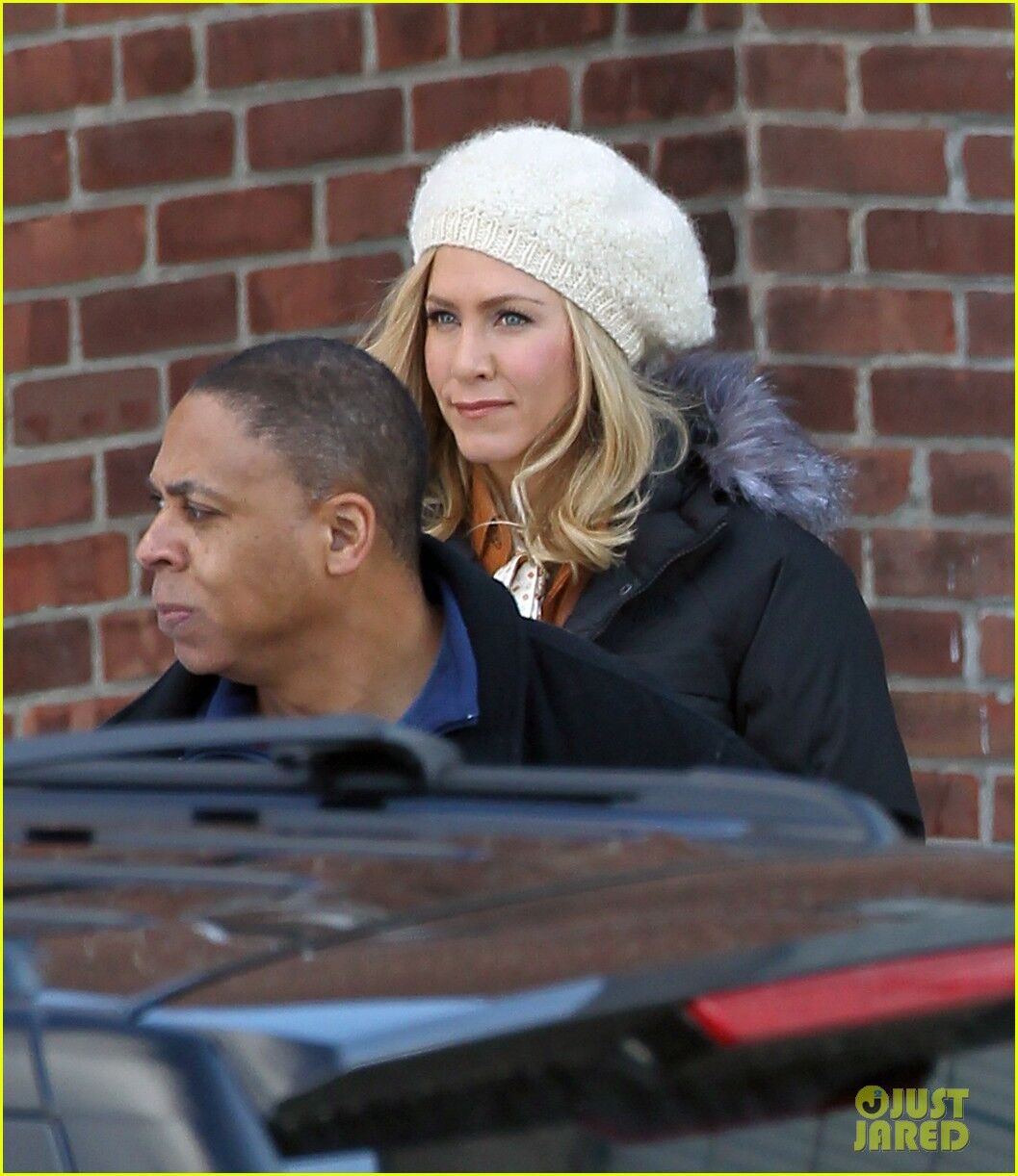 Дженнифер Энистон стала блондинкой