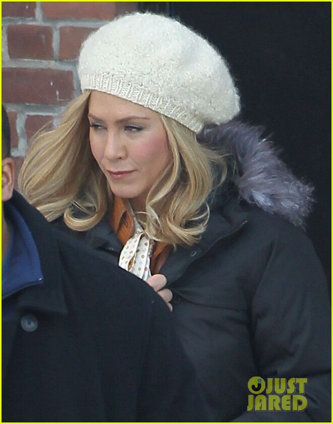 Дженнифер Энистон стала блондинкой