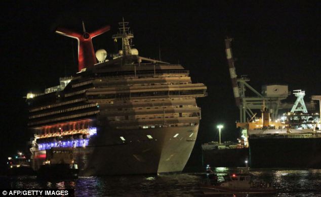 Зламався круїзний лайнер доставили до Алабами