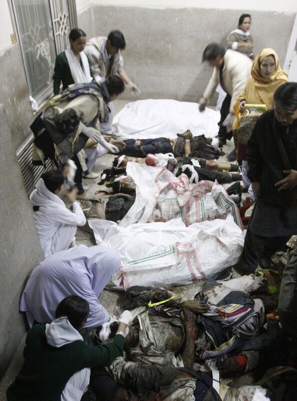 Теракт в Пакистане: почти сто погибших, 250 пострадавших