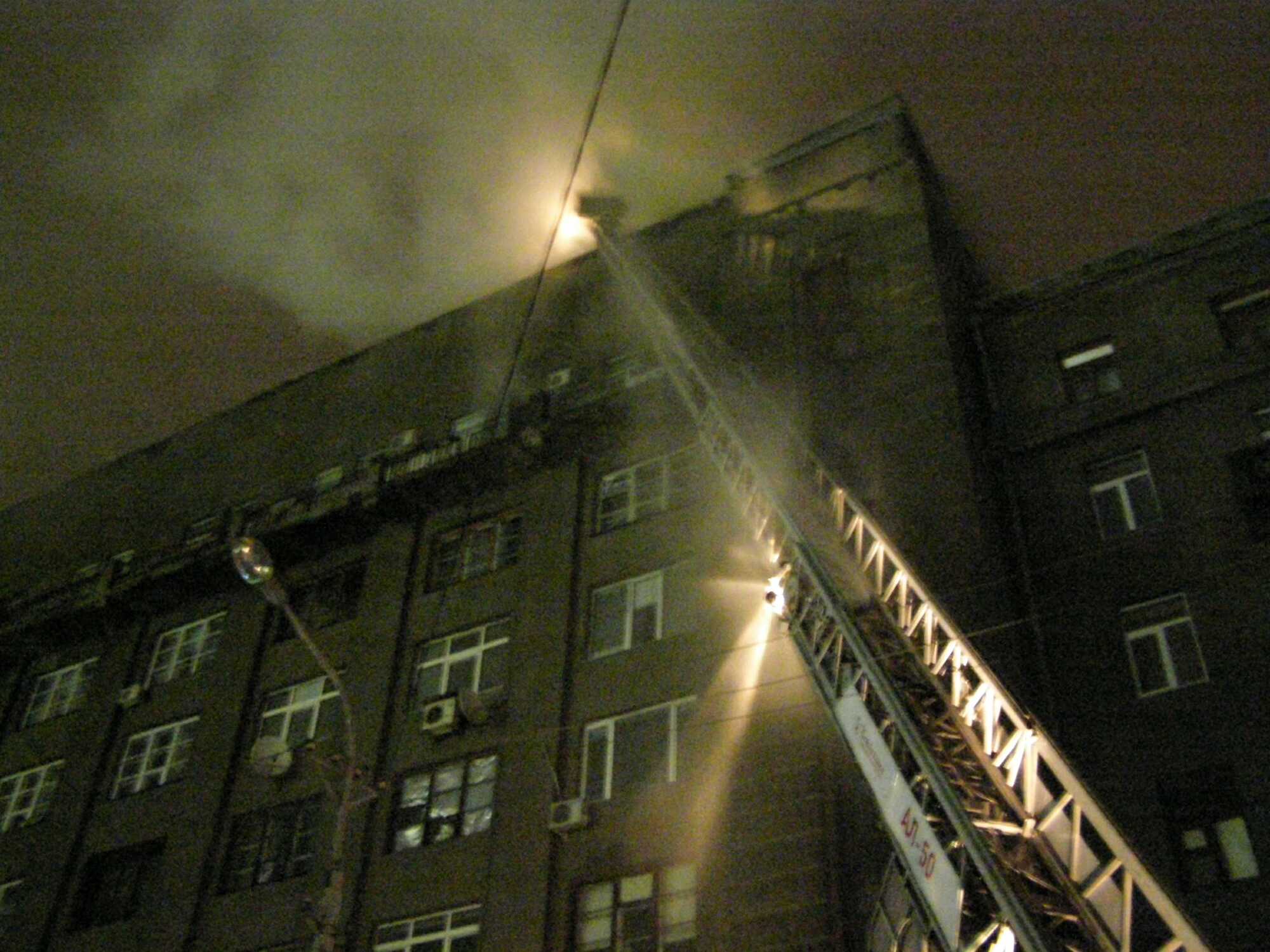 В Харькове всю ночь тушили многоэтажку