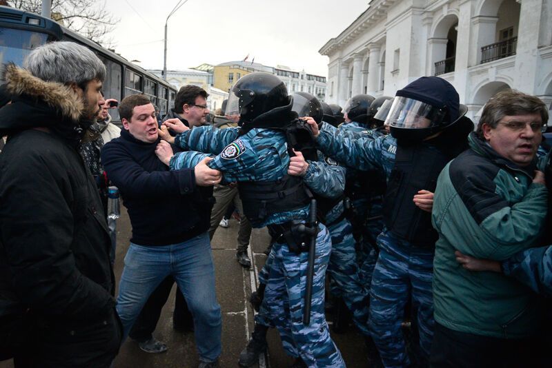 Милиция жалуется на напряженную ситуацию в Гостином дворе. Видео