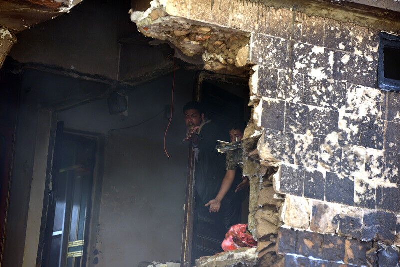В столице Йемена упал самолет. Фото. Видео