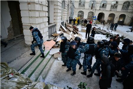 Активистов Гостиного двора обвинили в нецензурщине