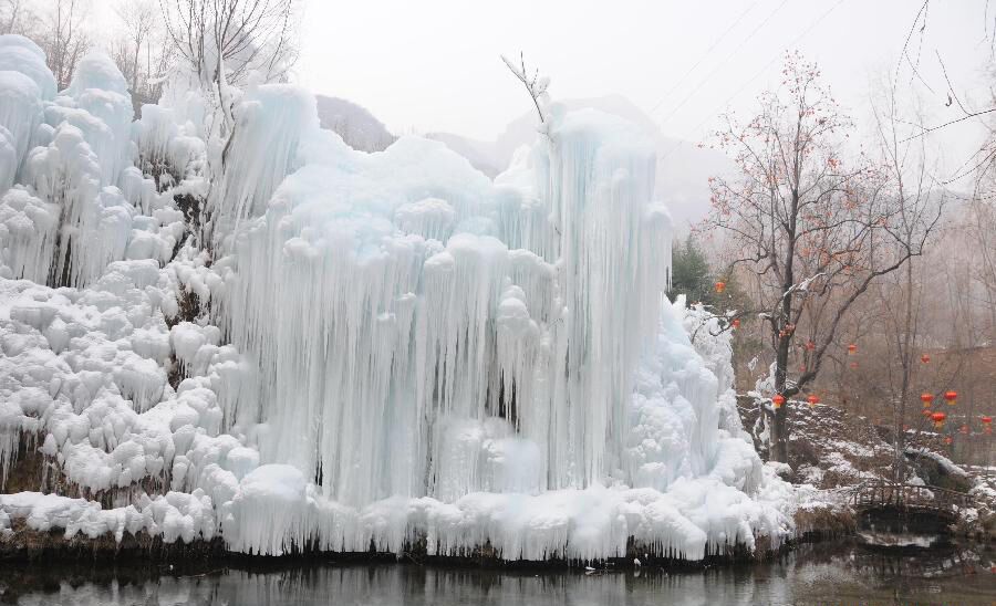 Замерзлі водоспади