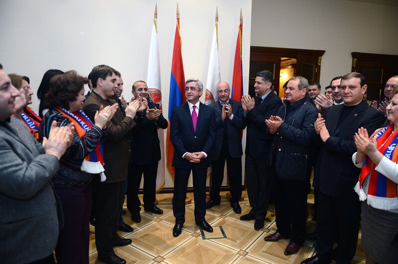 Армения: соперник Саргсяна заявил о своей победе 