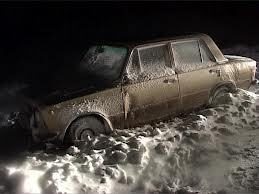 На Рівненщині зі снігового полону звільнили десять авто