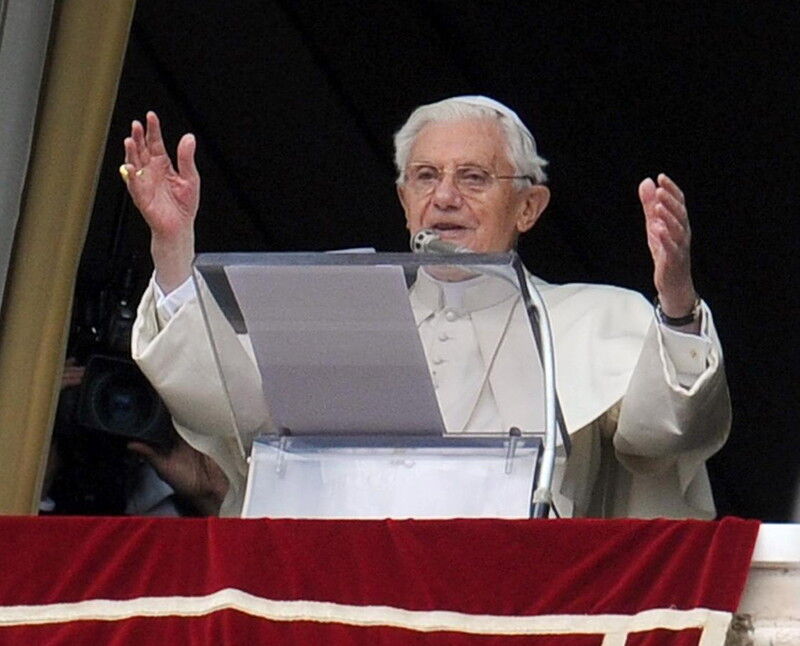 Бенедикт XVI провів останню недільну месу. Відео