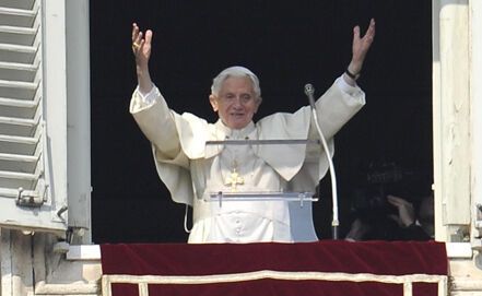 Бенедикт XVI провів останню недільну месу. Відео