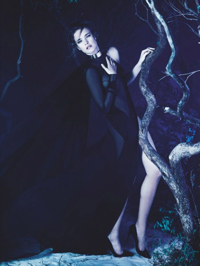 Водянова пошла ночью в лес вместе с Лагерфельдом. Фото