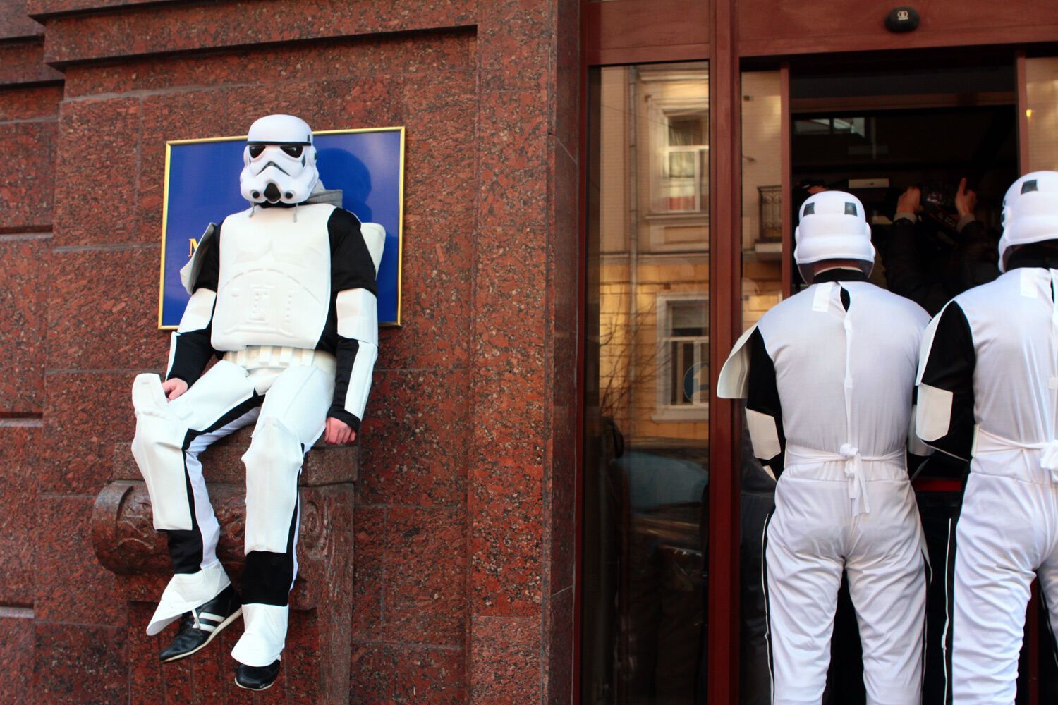 Дарт Вейдер з солдатами прийшов на прийом до Лавриновича, 26 лютого 2013