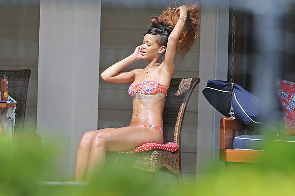 Рианна продлила гавайские каникулы. Фото