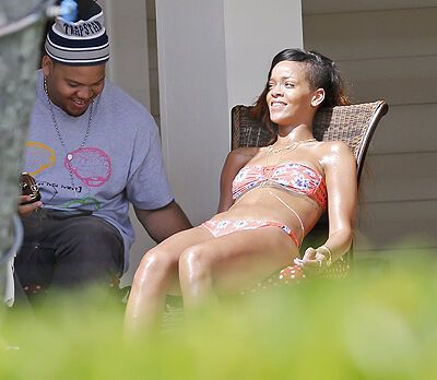 Рианна продлила гавайские каникулы. Фото