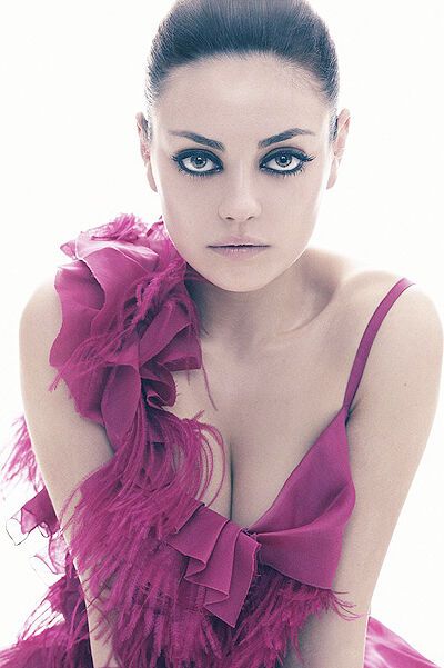 Мила Кунис представила свежий выпуск Marie Claire. Фото