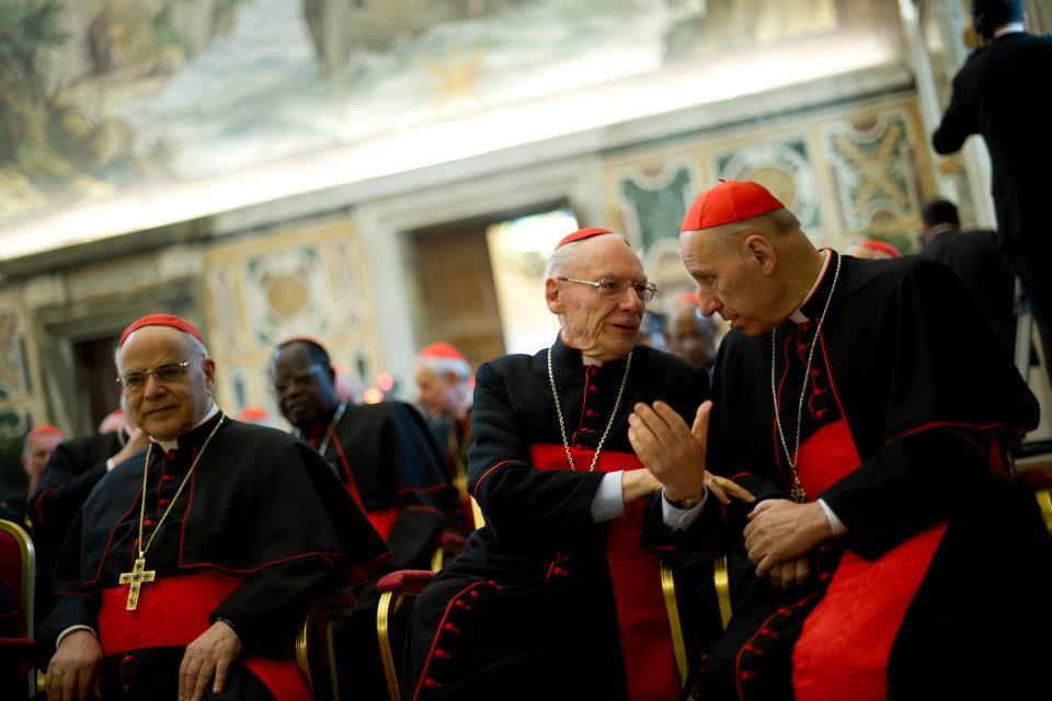 Бенедикт XVI пообіцяв слухатися нового Папу