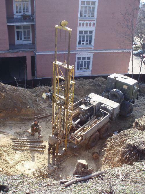 Опасное строительство в Киеве: на месте могильника будет многоэтажка?