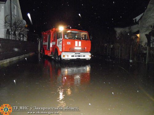 Около 150 домов подтоплены в Закарпатье. Видео